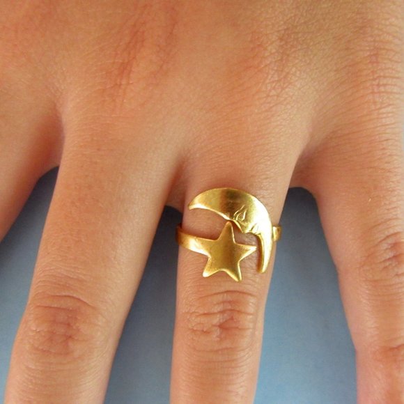 Crescent moon & star gold tone adjustable ring 7 - Picture 6 of 11